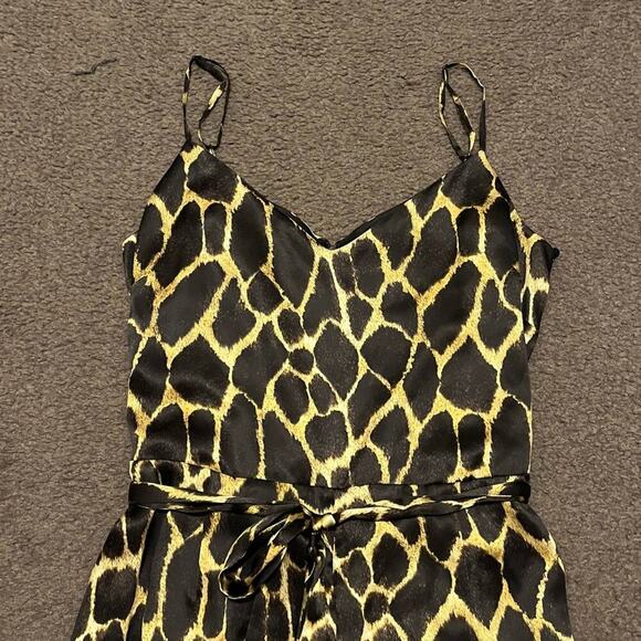 L’agence Jaelyn Silk Romper In Siena Safari NWT - Picture 4 of 7